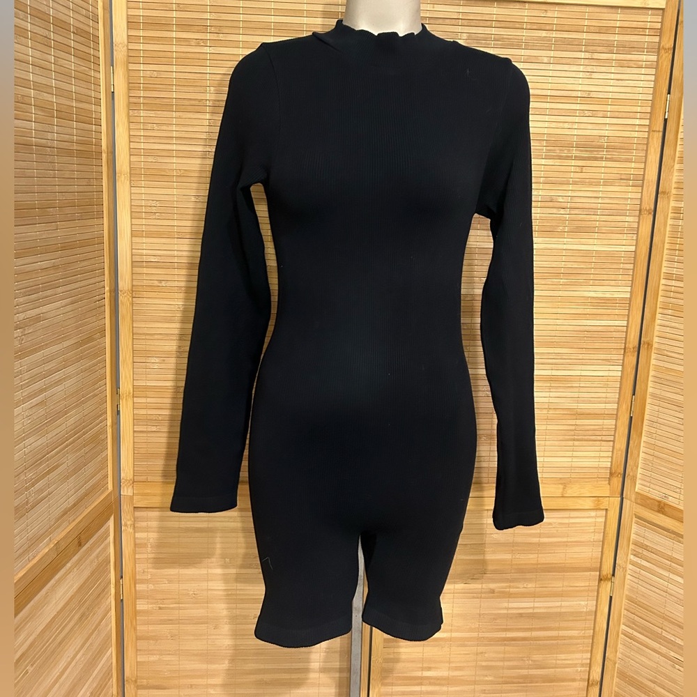 Forever 21 ribbed black knit romper mock neck long sleeve bodysuit size large
